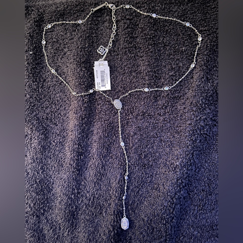 NWT Kendra Scott Claudia lariat gunmetal with drusy stone.